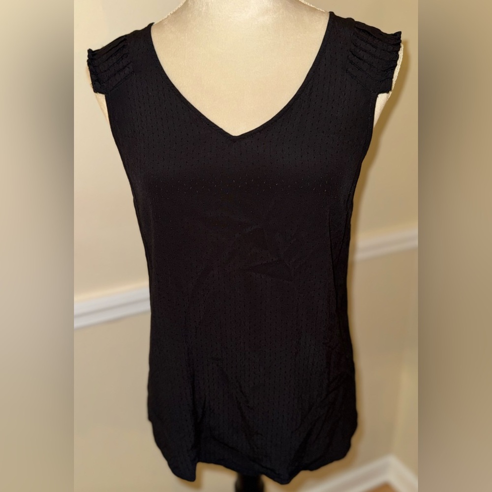 Skies Are Blue Textured Black V-neck Top w/ Pleated Mini Cap Sleeves  | Size S